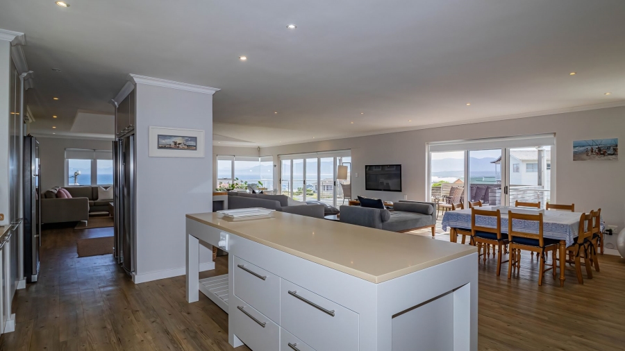4 Bedroom Property for Sale in De Kelders Western Cape
